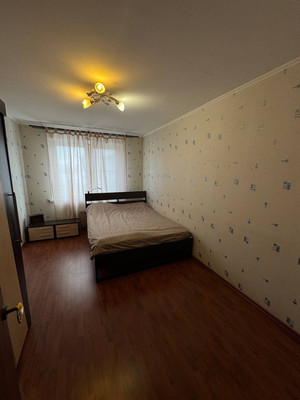 Продам двухкомнатную (2-комн.) квартиру, Донецкая ул, 10к1, Москва г