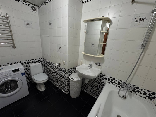 Продам двухкомнатную (2-комн.) квартиру, Донецкая ул, 10к1, Москва г