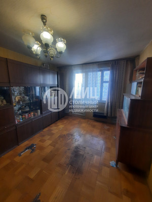 Продам однокомнатную (1-комн.) квартиру, Осенний б-р, 12к10, Москва г