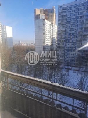 Продам однокомнатную (1-комн.) квартиру, Осенний б-р, 12к10, Москва г