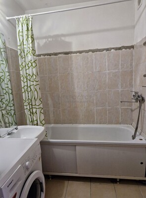 Продам трехкомнатную (3-комн.) квартиру, Липчанского ул, 9, Москва г