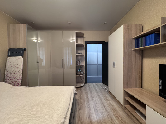 Продам однокомнатную (1-комн.) квартиру, Полтавский проезд, 2, Санкт-Петербург г