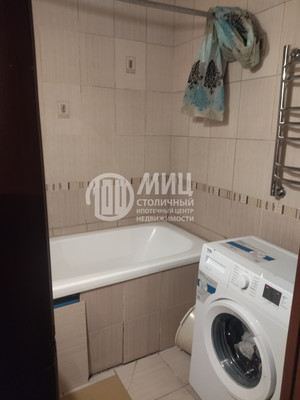 Продам трехкомнатную (3-комн.) квартиру, Инициативная ул, 7к2, Москва г