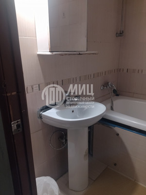 Продам трехкомнатную (3-комн.) квартиру, Инициативная ул, 7к2, Москва г