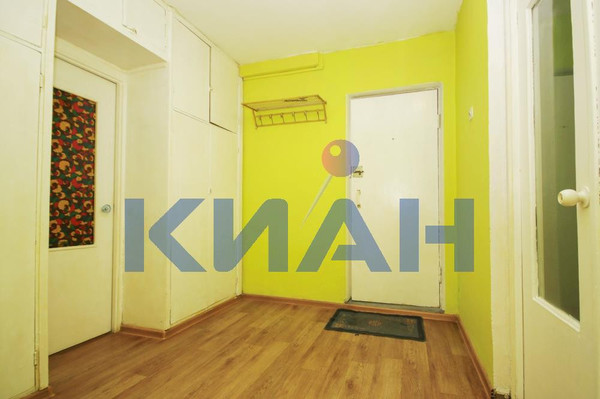 Продам трехкомнатную (3-комн.) квартиру, Пролетарская ул, 47, Красноярск г