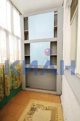 Продам трехкомнатную (3-комн.) квартиру, Пролетарская ул, 47, Красноярск г