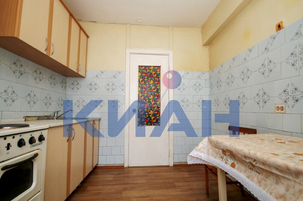 Продам трехкомнатную (3-комн.) квартиру, Пролетарская ул, 47, Красноярск г