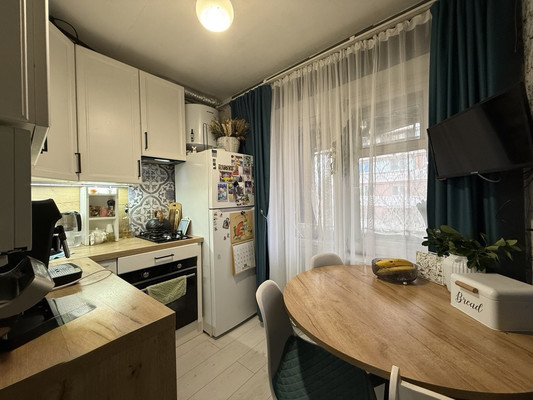 Продам трехкомнатную (3-комн.) квартиру, Калинина ул, 28, Туапсе г