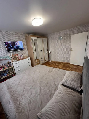 Продам трехкомнатную (3-комн.) квартиру, Калинина ул, 28, Туапсе г