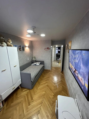 Продам трехкомнатную (3-комн.) квартиру, Калинина ул, 28, Туапсе г