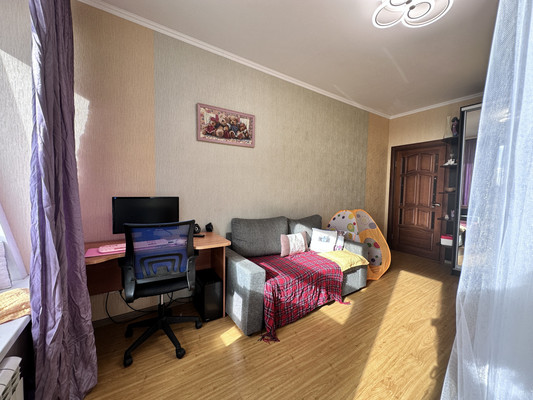 Продам двухкомнатную (2-комн.) квартиру, Хасанская ул, 10к2, Санкт-Петербург г