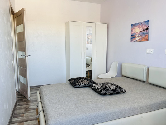 Продам двухкомнатную (2-комн.) квартиру, Ропшинское ш, 3к4, Петергоф г