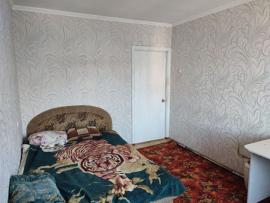 Продам трехкомнатную (3-комн.) квартиру, Генерала Родионова ул, 19, Симферополь г