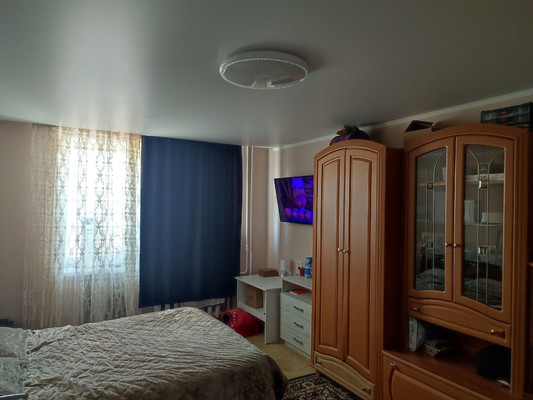 Продам трехкомнатную (3-комн.) квартиру, Генерала Родионова ул, 19, Симферополь г