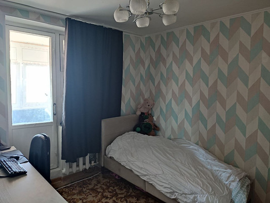 Продам трехкомнатную (3-комн.) квартиру, Генерала Родионова ул, 19, Симферополь г