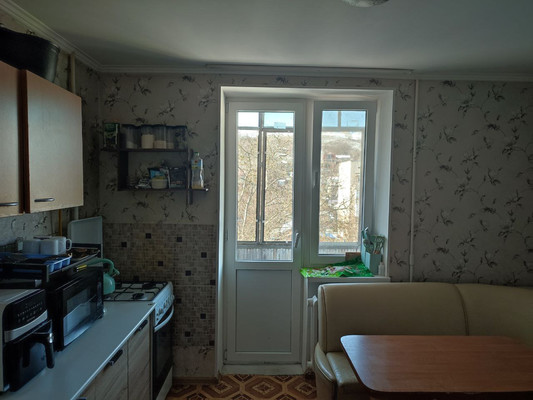 Продам трехкомнатную (3-комн.) квартиру, Генерала Родионова ул, 19, Симферополь г