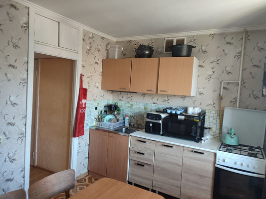 Продам трехкомнатную (3-комн.) квартиру, Генерала Родионова ул, 19, Симферополь г