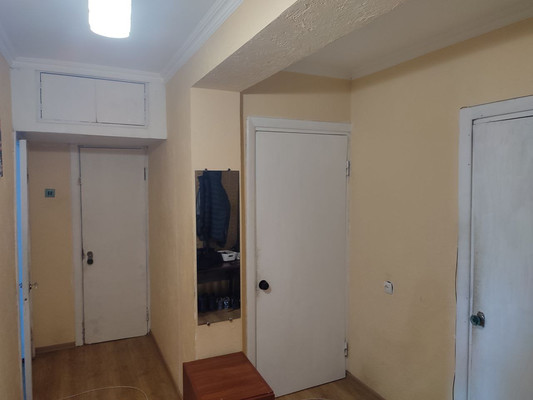 Продам трехкомнатную (3-комн.) квартиру, Генерала Родионова ул, 19, Симферополь г