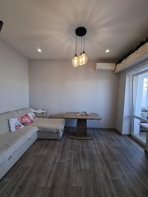 Продам трехкомнатную (3-комн.) квартиру, Ленина пр-кт, 10, Октябрьский г