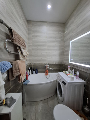 Продам трехкомнатную (3-комн.) квартиру, Ленина пр-кт, 10, Октябрьский г