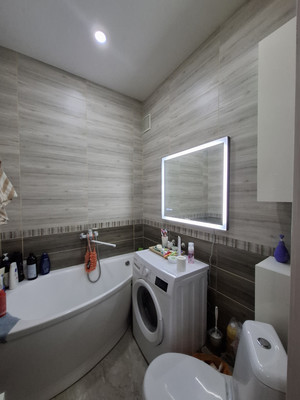 Продам трехкомнатную (3-комн.) квартиру, Ленина пр-кт, 10, Октябрьский г