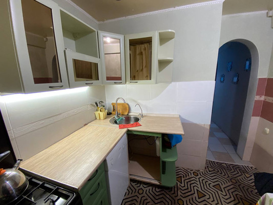 Продам двухкомнатную (2-комн.) квартиру, Амурская ул, 16, Красноярск г