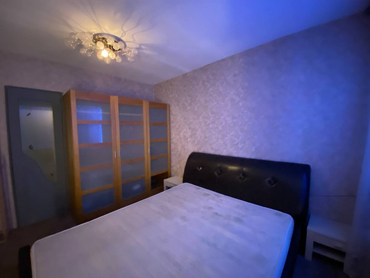 Продам двухкомнатную (2-комн.) квартиру, Амурская ул, 16, Красноярск г