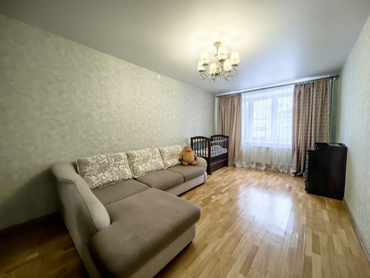 Продам трехкомнатную (3-комн.) квартиру, Кузнецова ул, 8, Иваново г