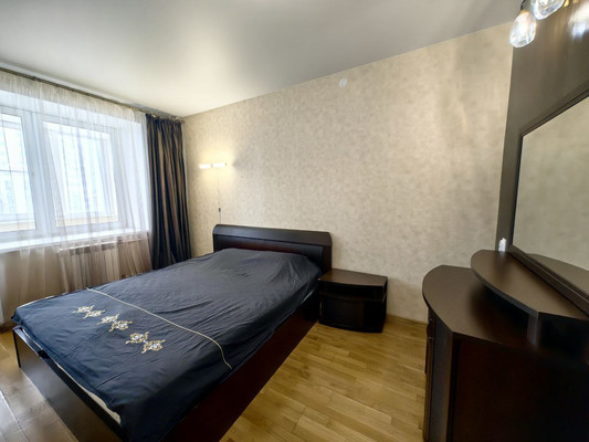 Продам трехкомнатную (3-комн.) квартиру, Кузнецова ул, 8, Иваново г