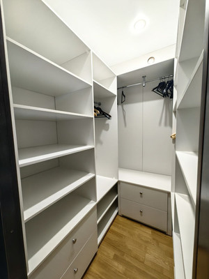 Продам трехкомнатную (3-комн.) квартиру, Кузнецова ул, 8, Иваново г