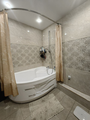 Продам трехкомнатную (3-комн.) квартиру, Кузнецова ул, 8, Иваново г