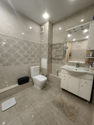 Продам трехкомнатную (3-комн.) квартиру, Кузнецова ул, 8, Иваново г