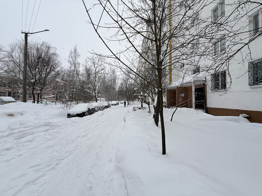 Продам трехкомнатную (3-комн.) квартиру, Эшкинина ул, 9, Йошкар-Ола г