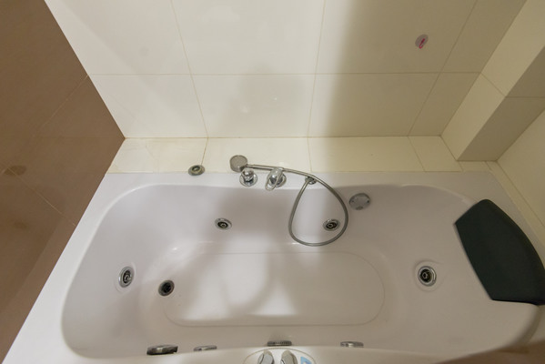 Продам однокомнатную (1-комн.) квартиру, Ворошиловский пр-кт, 9, Ростов-на-Дону г