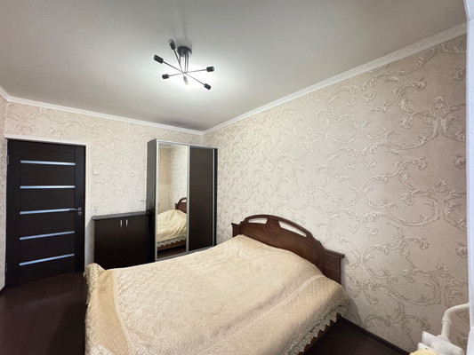 Продам трехкомнатную (3-комн.) квартиру, Московская ул, 5, Нальчик г