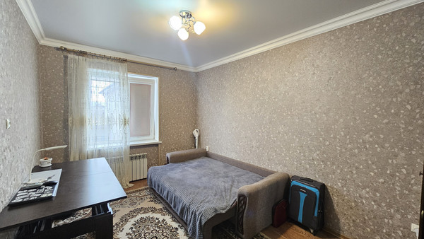 Продам трехкомнатную (3-комн.) квартиру, Маяковского ул, 78, Нальчик г