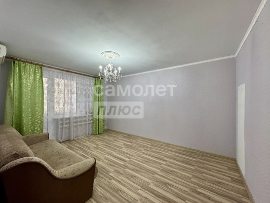 Продам двухкомнатную (2-комн.) квартиру, ПМК-5 мкр, 30, Анастасиевская ст-ца