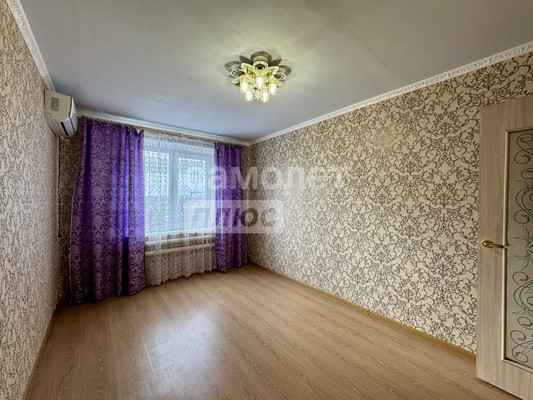 Продам двухкомнатную (2-комн.) квартиру, ПМК-5 мкр, 30, Анастасиевская ст-ца