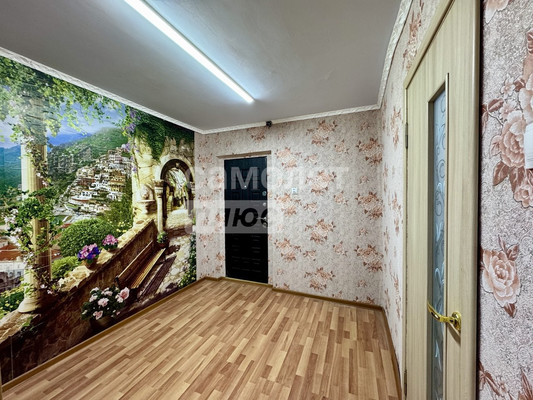 Продам двухкомнатную (2-комн.) квартиру, ПМК-5 мкр, 30, Анастасиевская ст-ца