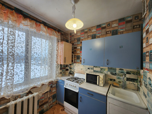 Продам двухкомнатную (2-комн.) квартиру, 5, Большая Вруда д