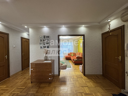 Продам многокомнатную квартиру, Батарейная ул, 384ка, Славянск-на-Кубани г