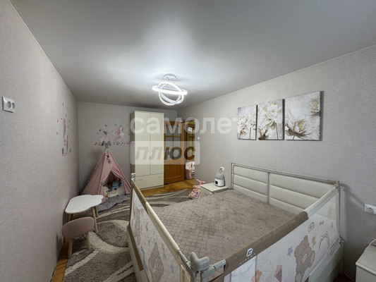 Продам многокомнатную квартиру, Батарейная ул, 384ка, Славянск-на-Кубани г