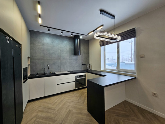 Продам коттедж, Восточная ул, 82, Ханты-Мансийск г, 0 км от города