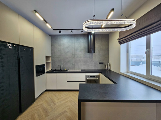 Продам коттедж, Восточная ул, 82, Ханты-Мансийск г, 0 км от города