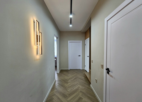 Продам коттедж, Восточная ул, 82, Ханты-Мансийск г, 0 км от города