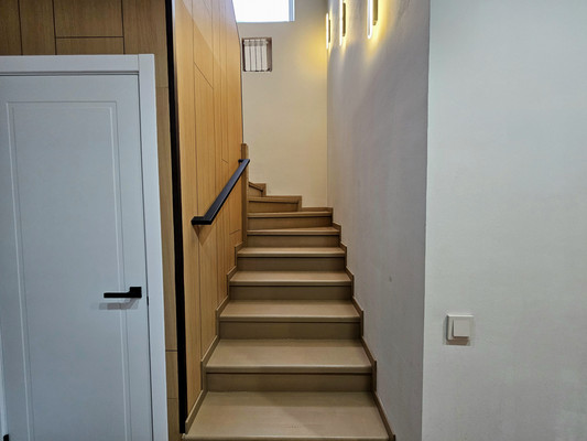 Продам коттедж, Восточная ул, 82, Ханты-Мансийск г, 0 км от города