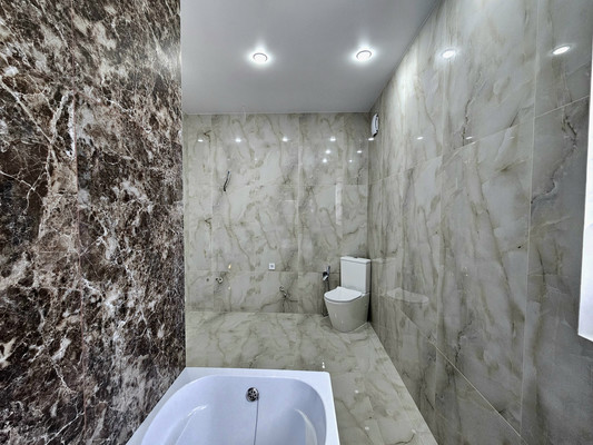 Продам коттедж, Восточная ул, 82, Ханты-Мансийск г, 0 км от города