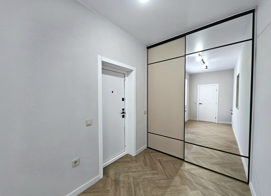 Продам коттедж, Восточная ул, 82, Ханты-Мансийск г, 0 км от города