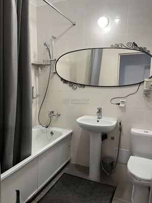 Продам трехкомнатную (3-комн.) квартиру, Краснодарская ул, 6, Москва г