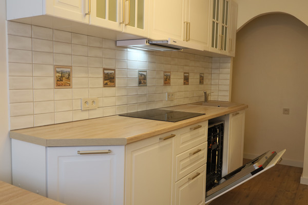 Продам многокомнатную квартиру, Нехинская ул, 28, Великий Новгород г